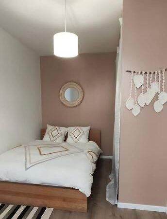 サン・テティエンヌLogement 5 Personnes Proche Cv Et Parking Priveアパートメント エクステリア 写真
