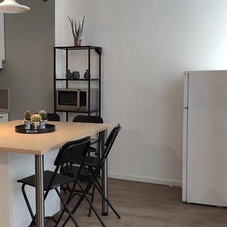 サン・テティエンヌLogement 5 Personnes Proche Cv Et Parking Priveアパートメント エクステリア 写真